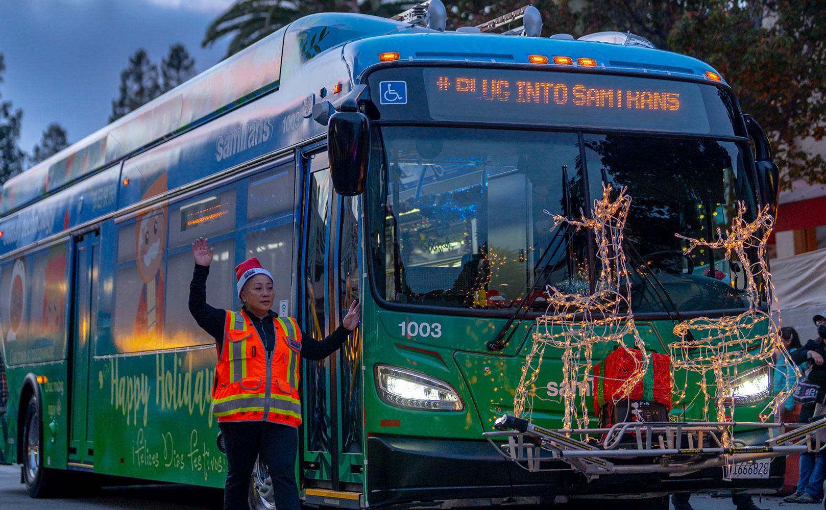 2023 Holiday Bus Parade